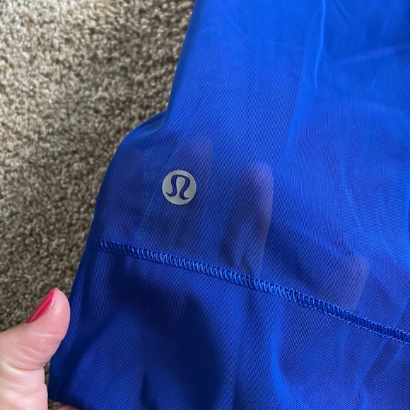 Lululemon t-shirt - Picture 4 of 6